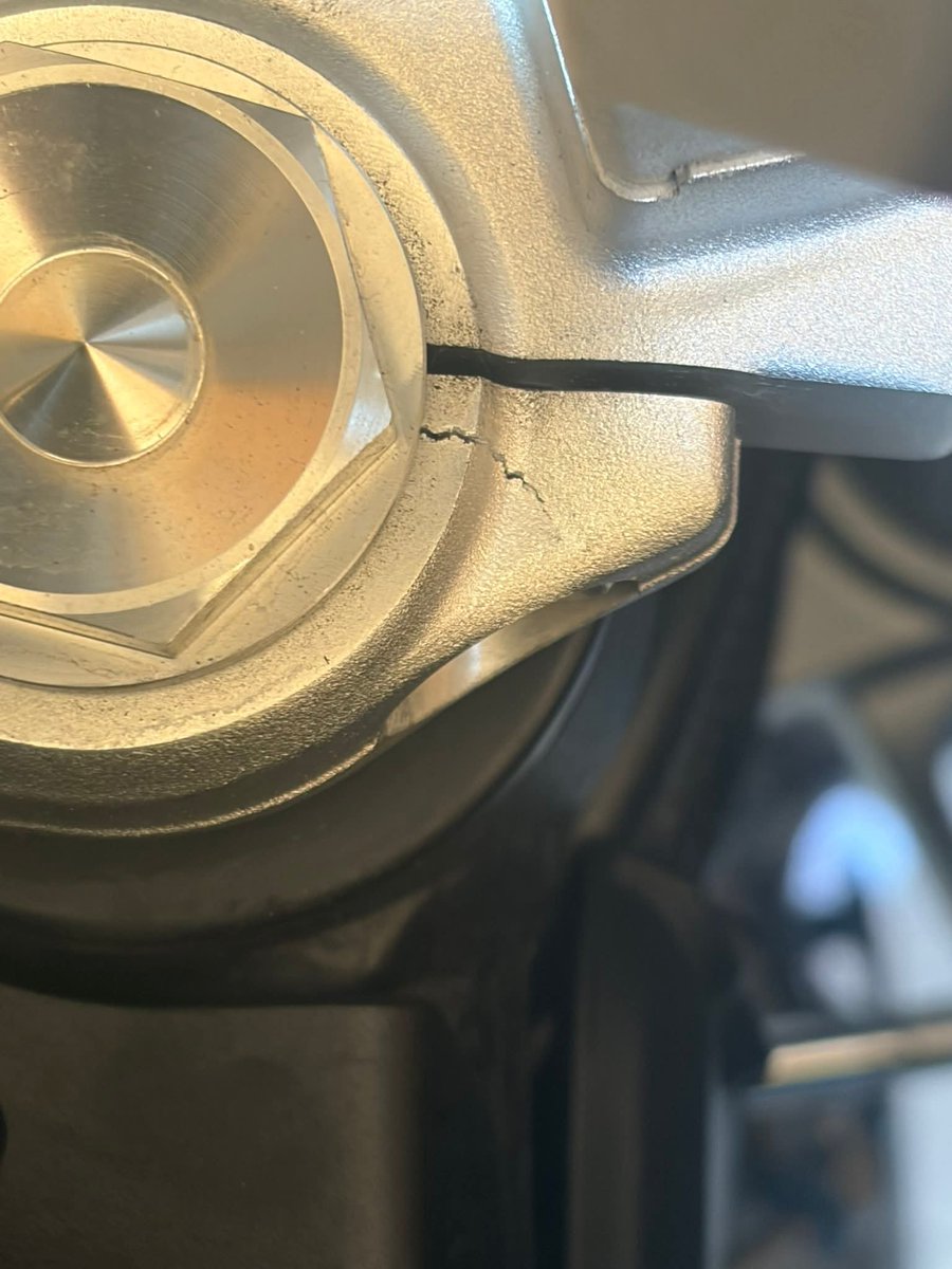 Thomas, le mec qui parle tjrs de moto là tweet media