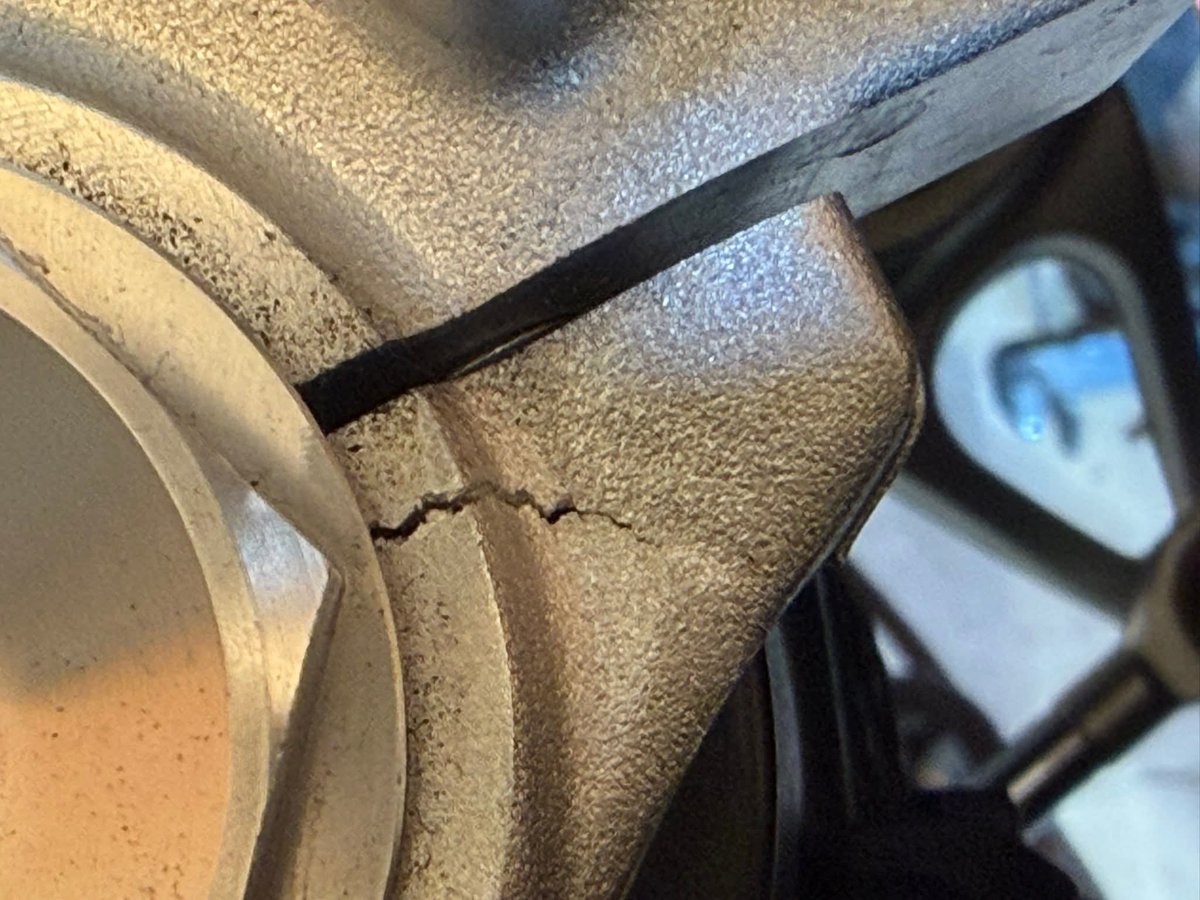 Thomas, le mec qui parle tjrs de moto là tweet media