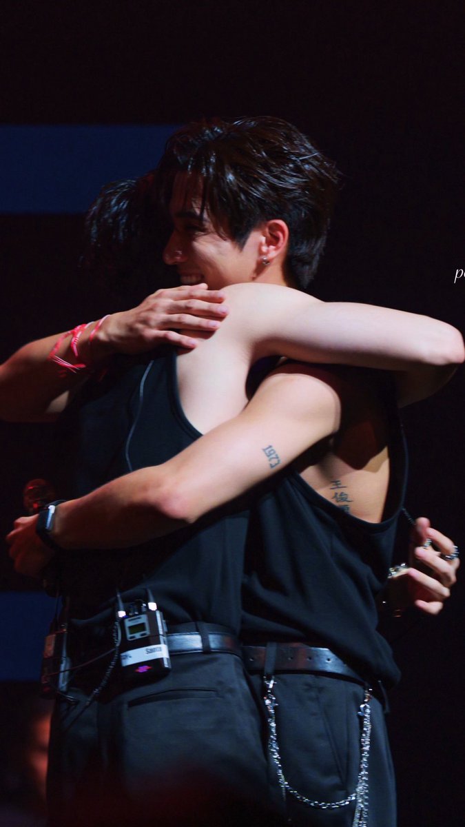 Book nè 🖤🤍🇻🇳 tweet media