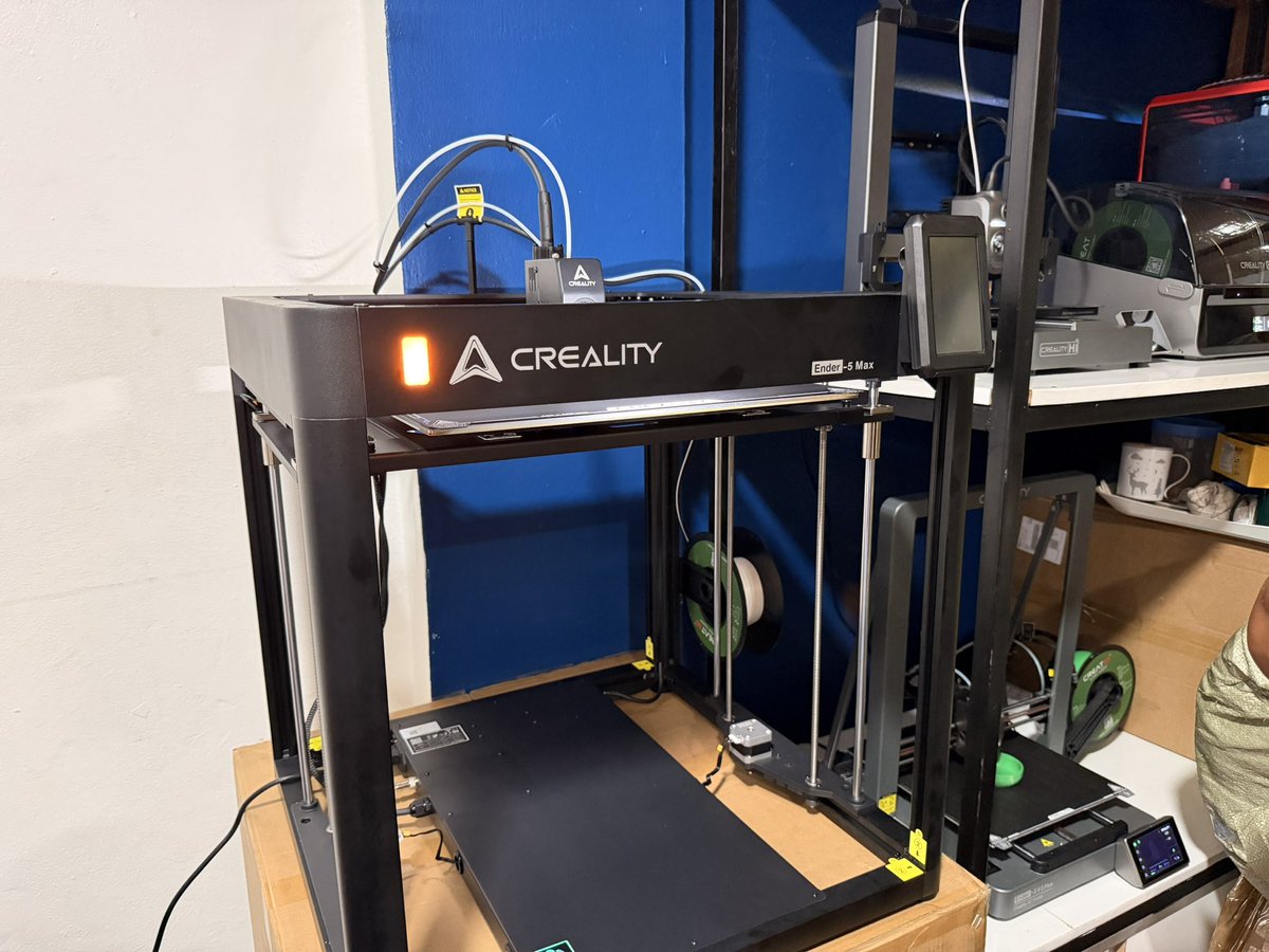 nyerekatech's tweet image. Mwaramutse neza #RW

Twabazaniye 3D #Printer nini:
Size: 40X40X40 CM
Speed: 700mm/s
Mutugane(reba ibyo dukora👇)

Turazicuruza, service ya #printing 

Duteze imbere ikoranabuhanga n’ubumenyingiro biganisha kudushya
@RTB_Rwanda @REBRwanda 
@rwictchamber @RwandaPolytec @estherkunda