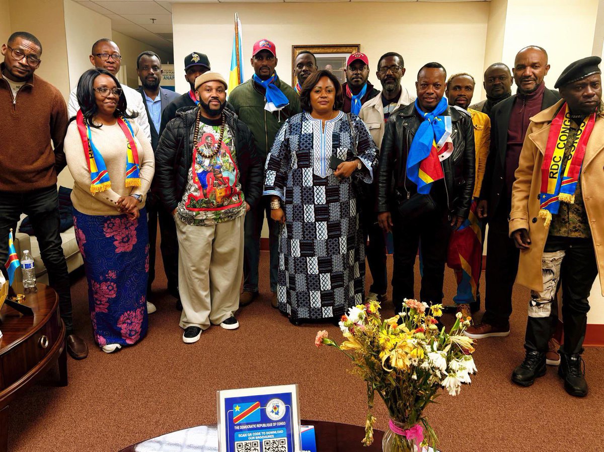 michombero's tweet image. #USA 🇺🇸 : un comité restreint, composé de membres de la communauté banyamulenge et d’autres Congolais, a rencontré l’ambassadrice de la RDC aux États-Unis à l’occasion d’une manifestation.

La délégation a présenté à l’ambassadrice la situation que traverse la communauté