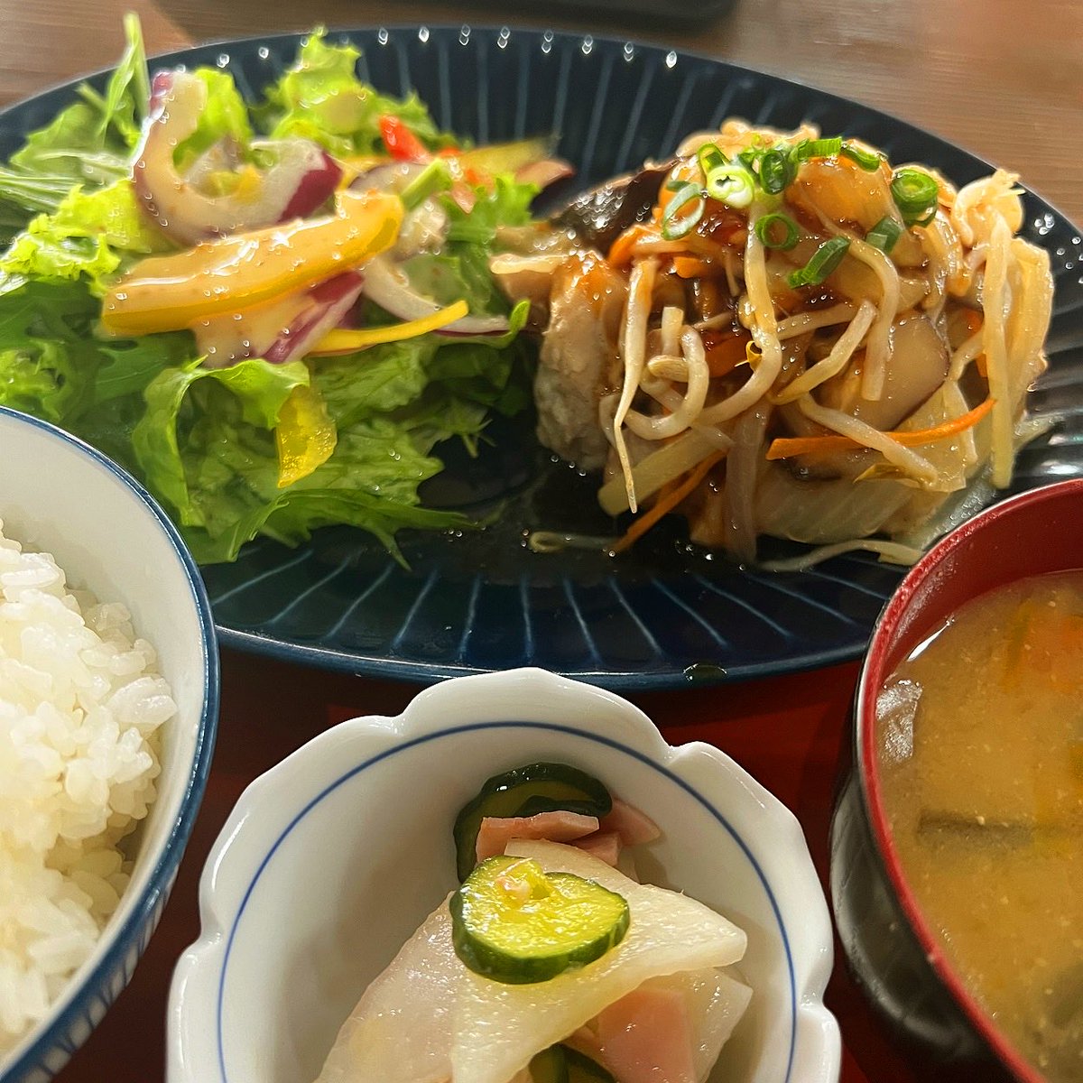 本日のランチは、日替りの鶏肉甘酢あんかけで。
午後からはタスク処理とASKスタッフ MTGを顔晴ります😊

ask.smappon.jp/?induce_reinst…
#ランチ #日替り #鶏肉 #ASK