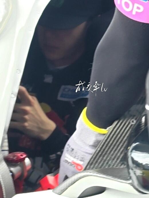 Wang Yibo • 王一博 • WYB 💚 Rose tweet media