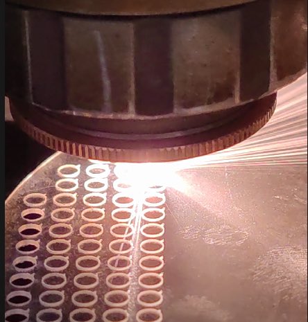 Yuchanglaser's tweet image. Cutting 0.7mm sapphire isn’t easy.
Laser makes it clean.
No cracks. No chipping. ⚡
#lasercutting #sapphire #precision
#laser #yclaser