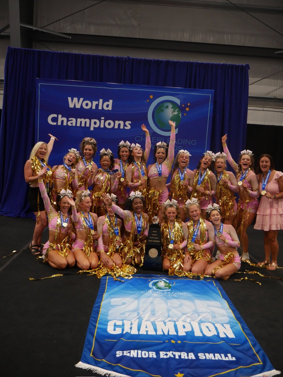 iceadelyn's tweet image. Happy Worlds Week to those that celebrate! 💗✨ @icegoldengirls #b2b