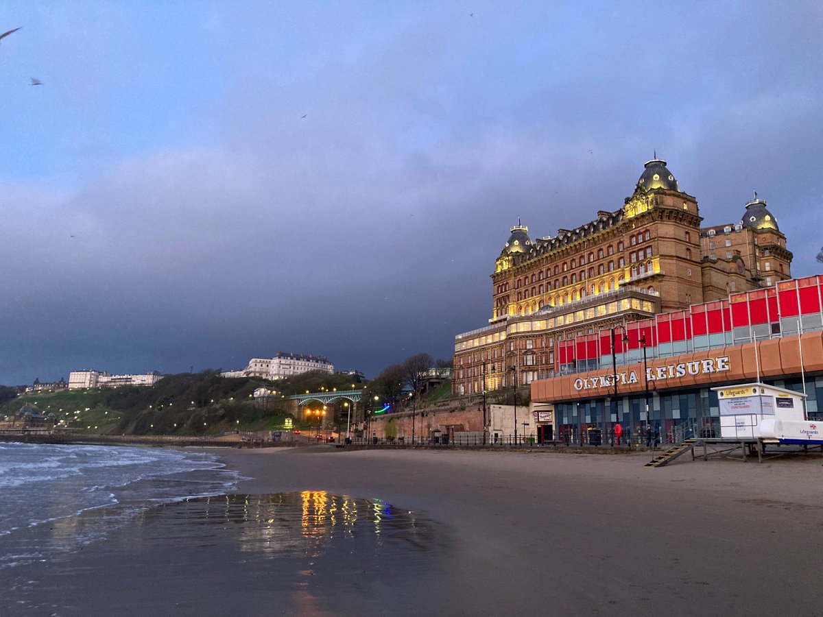 FYoungWriter's tweet image. #Tuesday #Scarborough #sunrise 🌅Up long before the sun today 🍃cold wind, a bit of cloud ☁️ have a good day, everybody 🌅