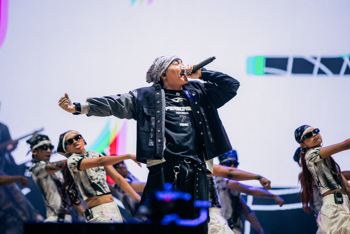 1Z ENTERTAINMENT tweet media