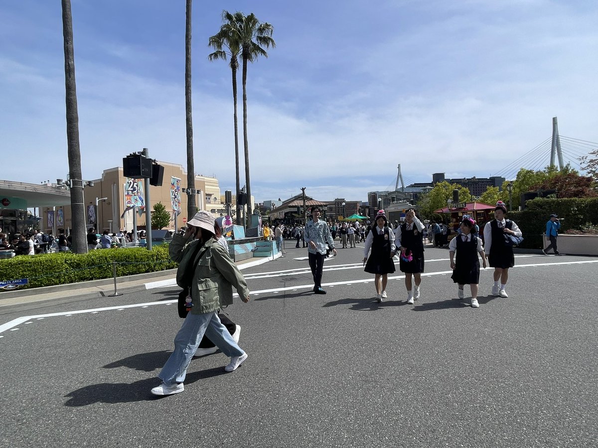 osekkai_obasan's tweet image. メルズステージ側にも
左右広いブレスエリア！
何なん？コレ今日参加できない？
#usjファン #NLP