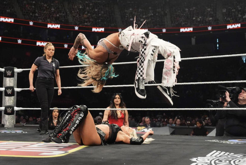 anna (slayerfests) tweet media