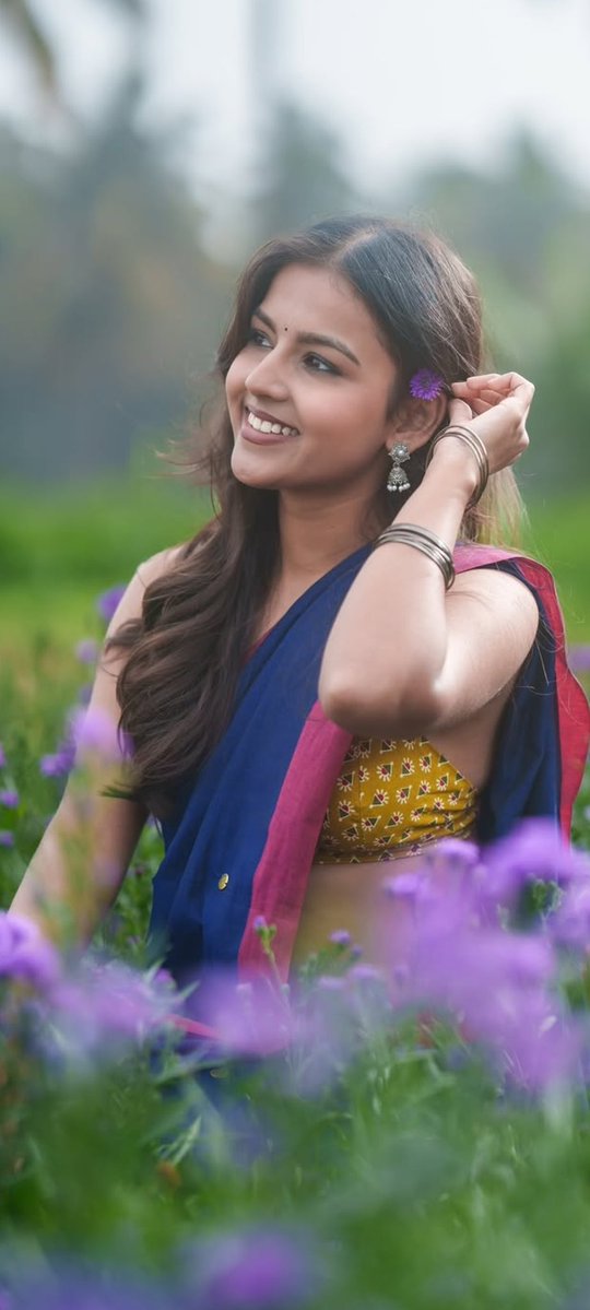 Mallu153022's tweet image. Her curve and navel shows are another level 🥵🥵🥵🥵

Random insta queen 🫦

#Instagram #navel