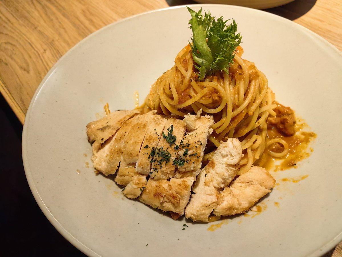 Harryhe91763's tweet image. Spaghetti with chicken breast.

#lunch #spaghetti