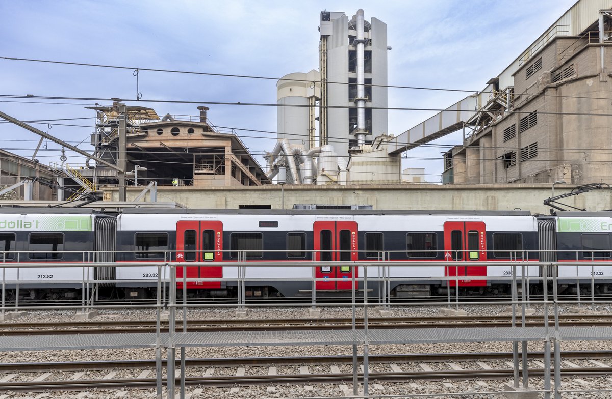 FGC's tweet image. Bon dia. Els trens circulen en l'horari previst a totes les línies.  

ℹ️ Més informació i els horaris a fgc.cat o a l'#AppFGC. #ServeiFGC #FGC