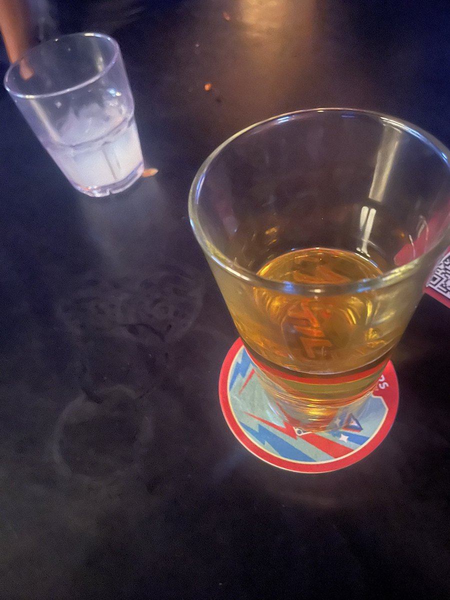 MasterXavi3r's tweet image. Oilers fucking won so we’re fucking turning up. Go send for the next round #findom #cashmaster