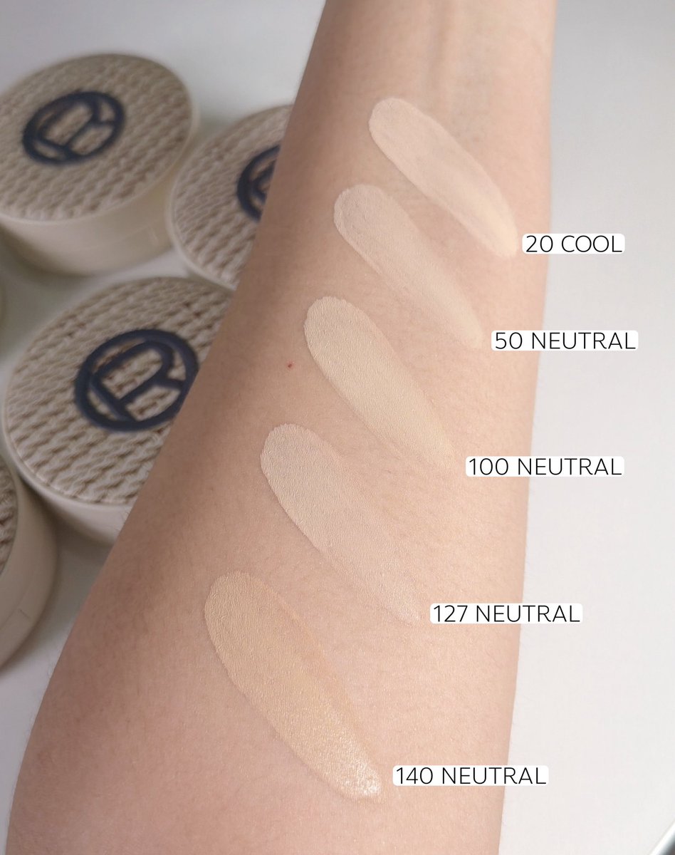 ชอบแพคเกจตัวใหม่ คุชชั่น ลอรีอัล เป็นลิมิเต็ด L’Oreal Paris Infaillible Fresh Wear Raffia ชอบความเก๋ มีความสานใดๆ นึกถึงซัมเมอร์ เวลาไปทะเลอ่ะ แล้วฟินิชตัวนี้เหมาะกับบ้านเราสุด จะให้งานผิวสวยทน ต้องผิวแมตต์เท่านั้นอ่ะ แต่อันนี้เนื้อเค้าจะ soft matte ไม่แห้งเกิน ท้าแดดท้าลม