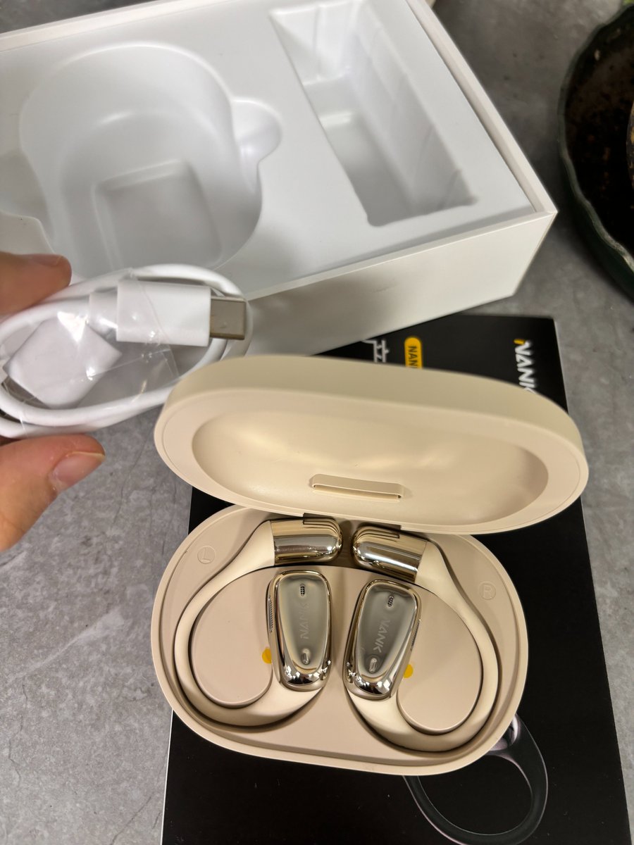 Lisa Hartzler tweet media