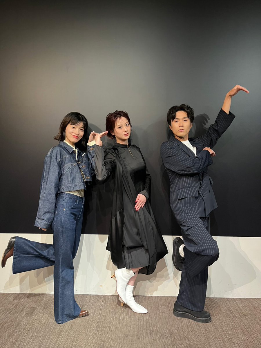 Transit_movie's tweet photo. ˗ˏˋ 𝚂𝚑𝚘𝚘𝚝𝚒𝚗𝚐 𝚍𝚊𝚢 🦩 ˎˊ˗

本日は #山下リオ さん
#細川岳 さん #祷キララ さん
の取材日でした！

それぞれが考える
“フラミンゴポーズ”をいただきました🦩♡

どんな記事になるのか…
掲載をお楽しみに！

🦩 ︵︵︵︵︵︵︵︵︵

映画『トランジット・イン・フラミンゴ』
𝟱.𝟭𝟱 𝗙𝗿𝗶. 全国公開
#トランジット・イン��フラミンゴ