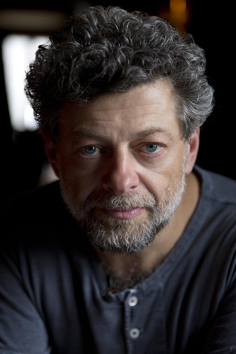 efemeridestoday's tweet photo. #UnDíaComoHoy #20abril de 1964: Nació en Ruislip Manor, Ruislip, Reino Unido, Andrew Clement Serkis (Andy Serkis) actor, director de cine y escritor británico.
Interpretó a Gollum trilogía cine El Señor de los Anillos (2001-2003)
Premio BAFTA de Honor contribución al cine 2020. https://t.co/7hIEBiwkD1
