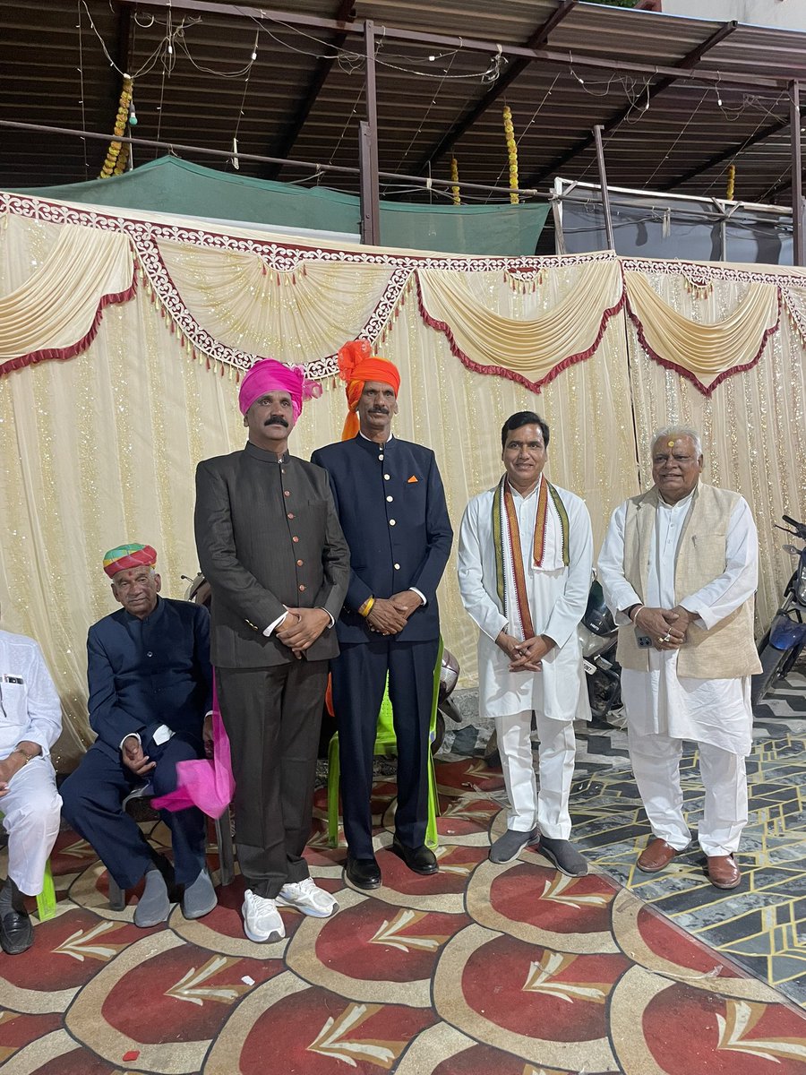 श्री कृष्णपालसिंह जी सिसोदिया(पप्पू बना)नेठाठारी की बेटी के विवाह समारोह में शामिल होकर शुभकामनाएँ दी।