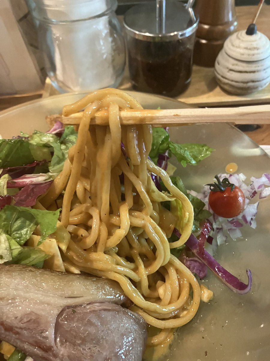 エルミート tweet media