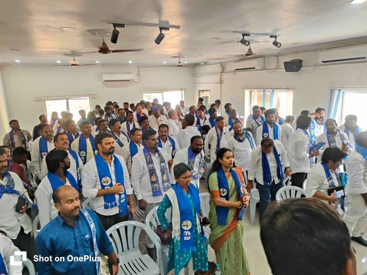 ramjigautambsp's tweet image. कल हैदराबाद में तेलंगाना प्रदेश की बैठक में पार्टी के संगठन के विस्तार पर विशेष चर्चा की गयी. जल्द ही तेलंगाना संगठन के मामले में काफी मजबूत बनेगा. जय भीम जय भारत