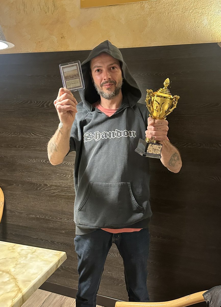 paolo_zamolo's tweet photo. I won the final of the "Legacy Trst" league. With @MarcoMale_mtg super spicy deck. Fortune and dual are mine.
Quarterfinals:❤️❤️ (red stompy)
Semifinals: ❤️❤️ (ub show)
Finals:❤️🥶❤️ (painter)

@clepshydra @Lans_NL @Nevilshute_MTG @TonyScapone https://t.co/m2zNGYAoNq