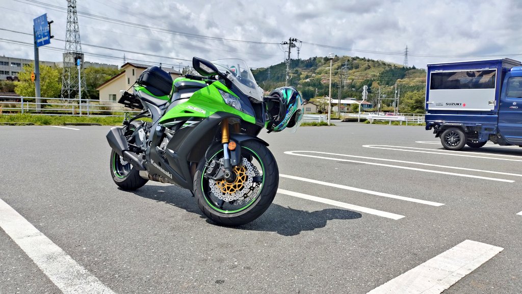 py9AA4HgixtNiu7's tweet image. クソ暑いので遠野まで移動して休憩

#カワサキ
#KAWASAKI
#Ninja
#ZX10R
#NinjaZX10R
#セブンイレブン