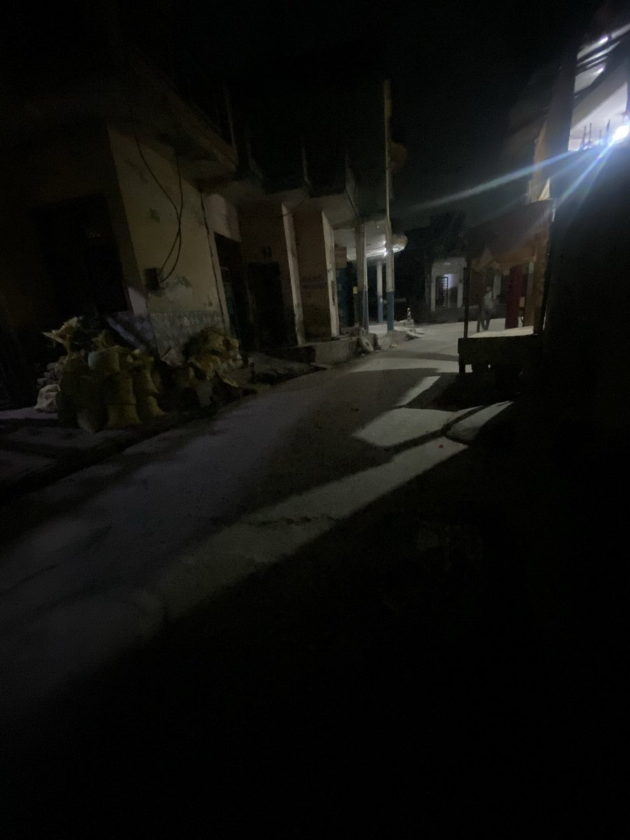 harryhaarsh's tweet image. No street lights. Dark roads. Safety at risk.

Surajpur (near City Public School) is still facing this issue even after updates.

How long will residents wait?
Kindly take urgent action.

@MyGov_UP @UPGovt @dmgbnagar @noidapolice 
#NoidaIssues #PublicSafety #UPGovt