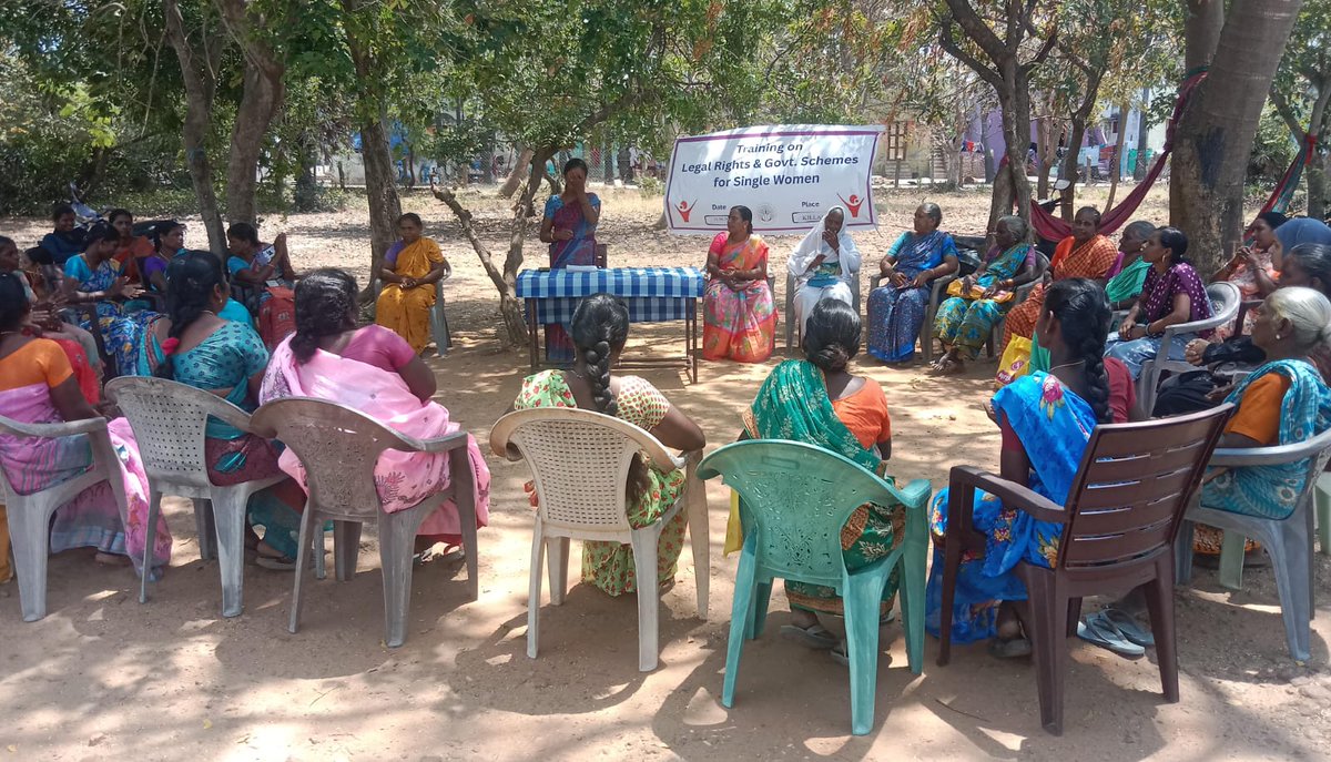 ektaforwomen's tweet image. A training program for single women was conducted at the Killai Nambikkai Centre, with active participation from women across nearby villages. The session aimed to create awareness, build confidence, and strengthen support systems for single women.
#singlewomen
#ekta