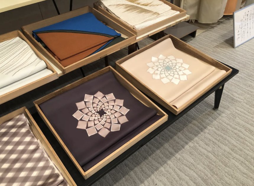 あの、お願いがあります！！
3年前、京都の宇治市で、ひっそりと始めたデザイン事務所なんですが、まだまだ認知をとれておりません…。
もし、通りすがりの方々で、少しでも「いいな」と感じていただけたなら、いいね等応援いただけると泣いて喜びます…！
#京都 #宇治

libre-kyoto.studio.site