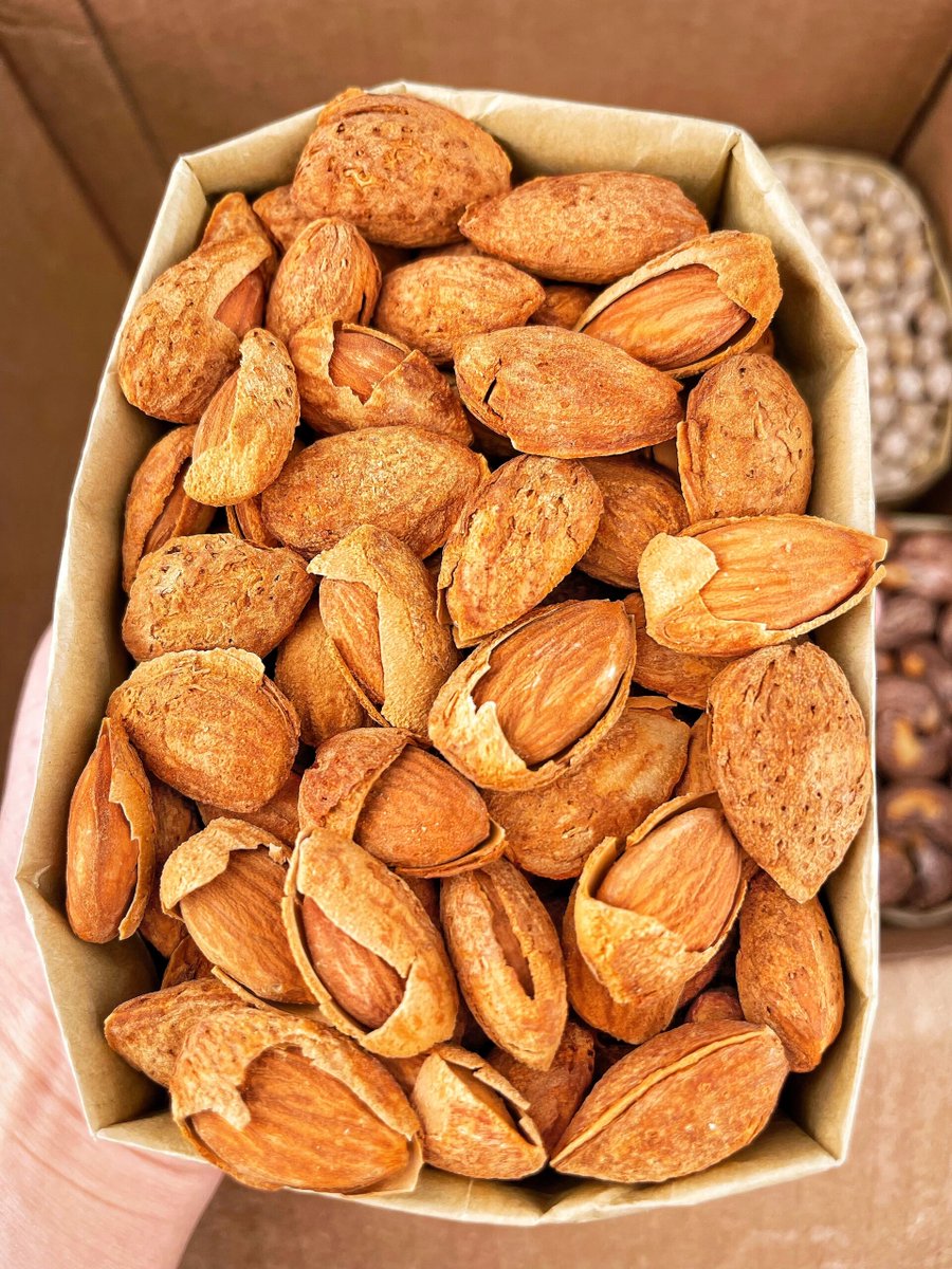 SahabThaku53718's tweet image. When your team’s “emergency snack stash” gets mistaken for office supplies… now we’re negotiating with the admin for a “snack reimbursement budget”  #WorkLife #SnackDrama