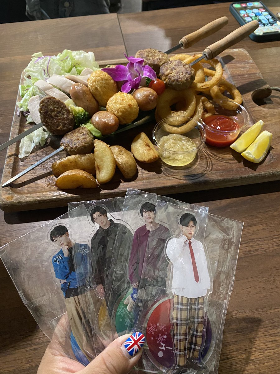 秋たん@虫棒担いだカリピスト tweet media