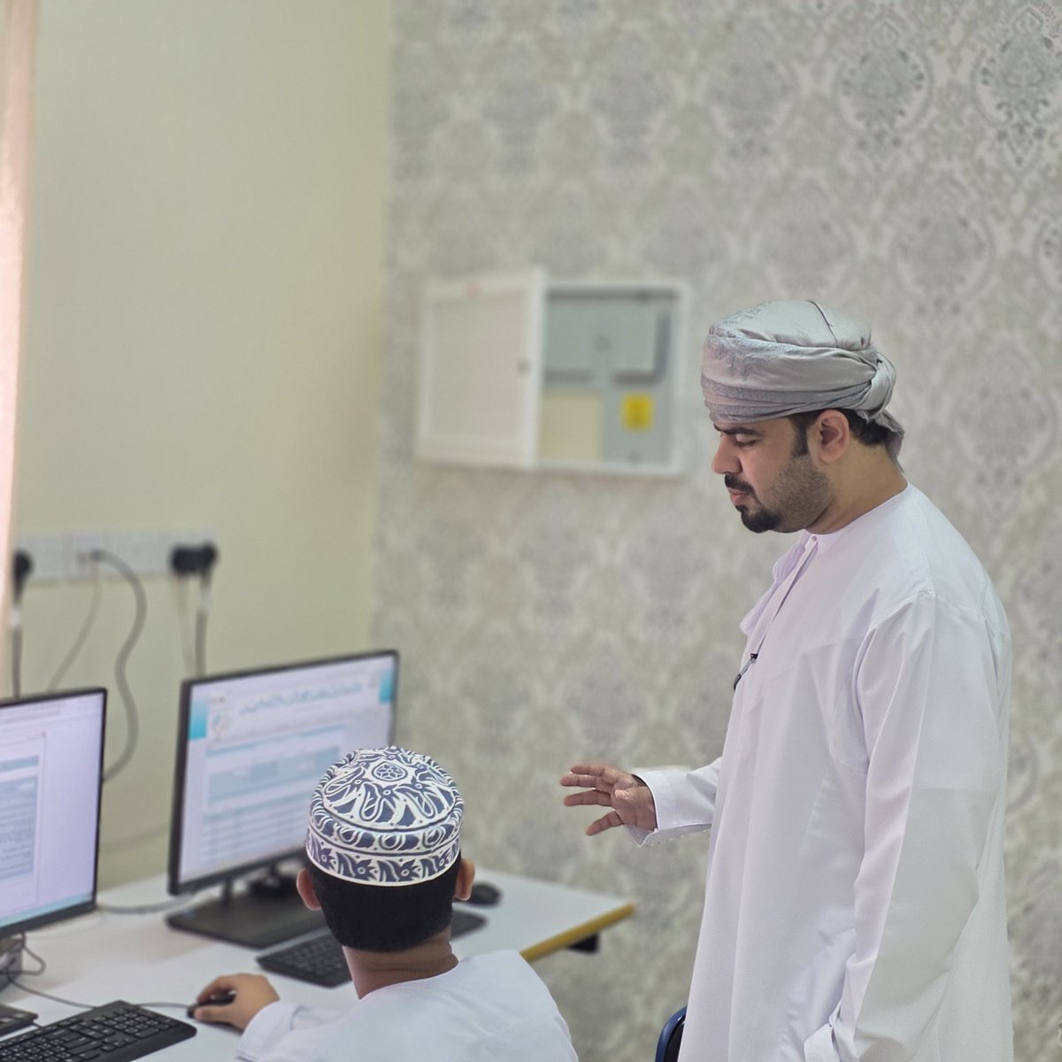 EduGovSsq5405's tweet photo. #تعلم_مستدام 

ضمن نظام تطوير الآداء المدرسي للفصل الدراسي الثاني ، تم إدخال إستمارات آراء الطلبه في الحياة المدرسية بمتابعة من مدير المدرسة الأستاذ "مسلم المزامي" وفني دعم أجهزة مدرسية الأستاذ "أحمد حمد الهاشمي" وأخصائي الأنشطة المدرسية الأستاذ "سعيد خليفة العلوي" . https://t.co/RKZD7wFyfX
