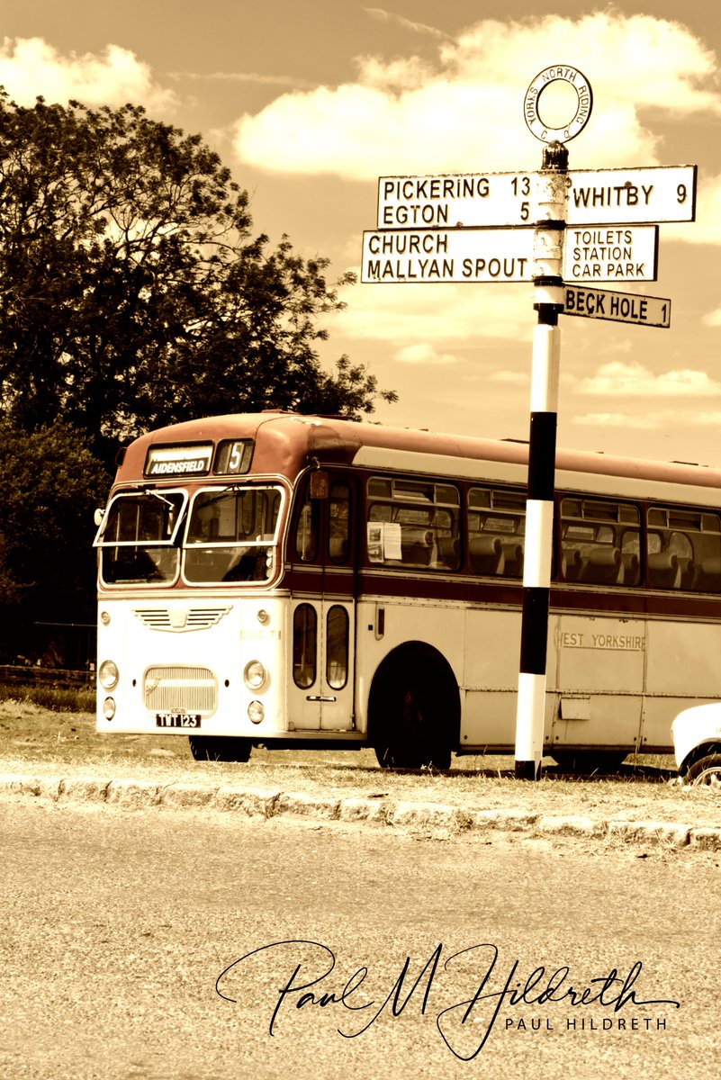 pmhimages's tweet image. This Bristol travelled 250 miles to take part!

Watermark-free, hi-res downloads, prints, gifts &amp;amp; wall art available in the #Heartbeat gallery on pmhimages.com. Does your car feature?

#Bristol #Bus #tvseries #aidensfield #car #cars #carenthusiast #petrolheads