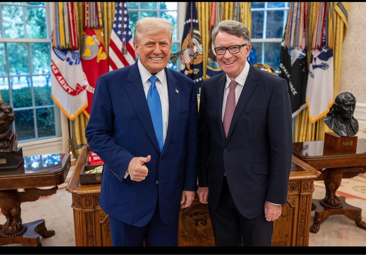 BraidseaQuine's tweet image. The deranged,orange paedophile has the memory of a goldfish.

#ReleaseTheUnredactedEpsteinFiles #JusticeForTheVictims #ImpeachTrump