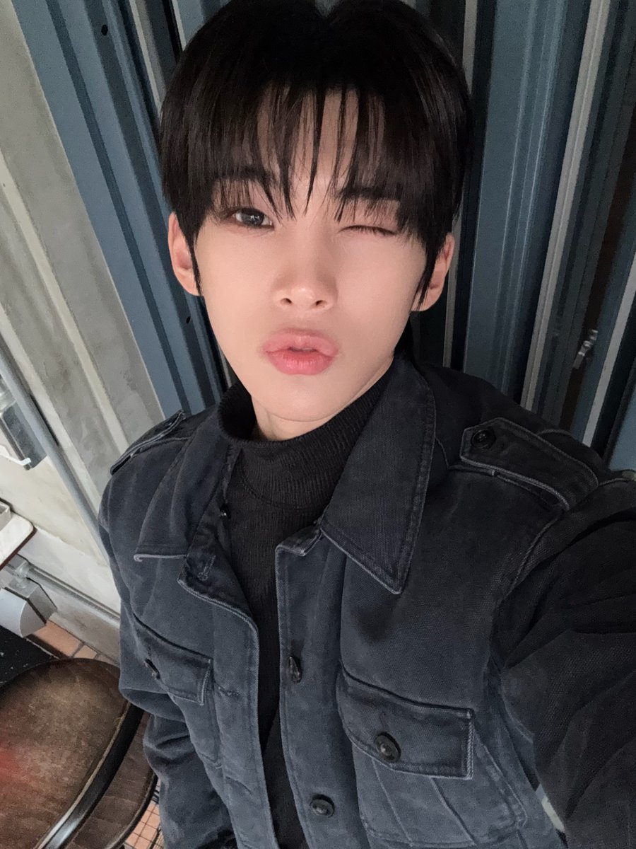 또 보자 우리ㅣ

#idntt #아이덴티티 #アイデンティティ
#unevermet #김도훈 #kimdohun