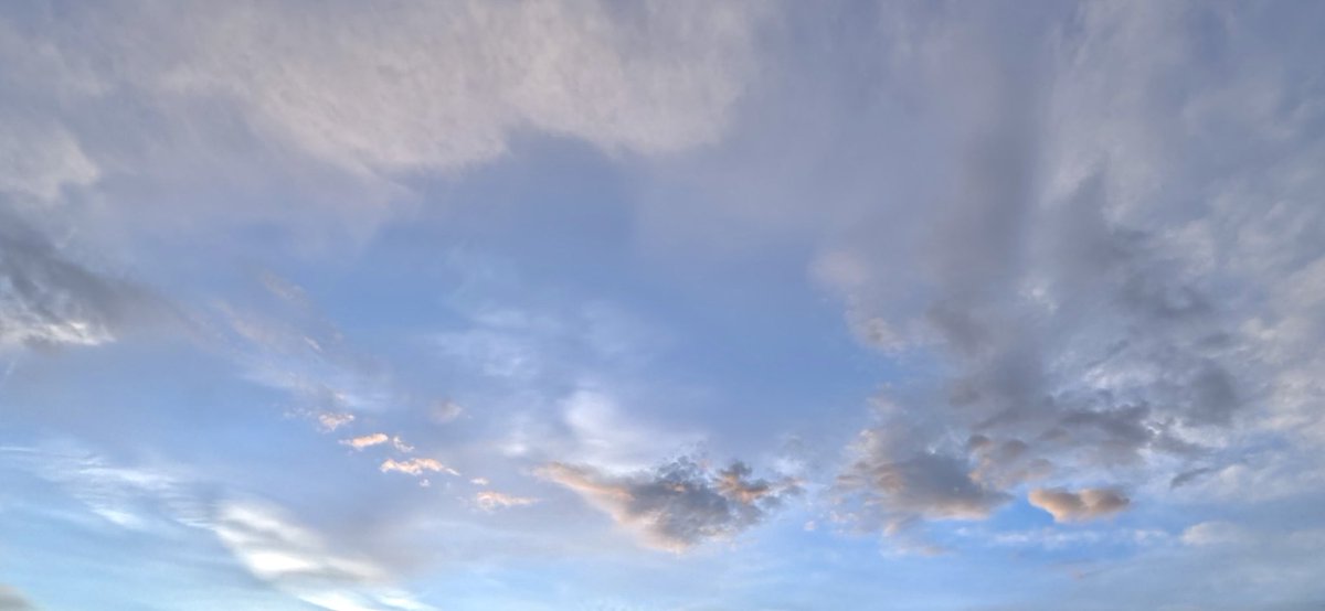jonimarielew's tweet image. Afternoon clouds in the desert. #desert #clouds #Nevada #skies