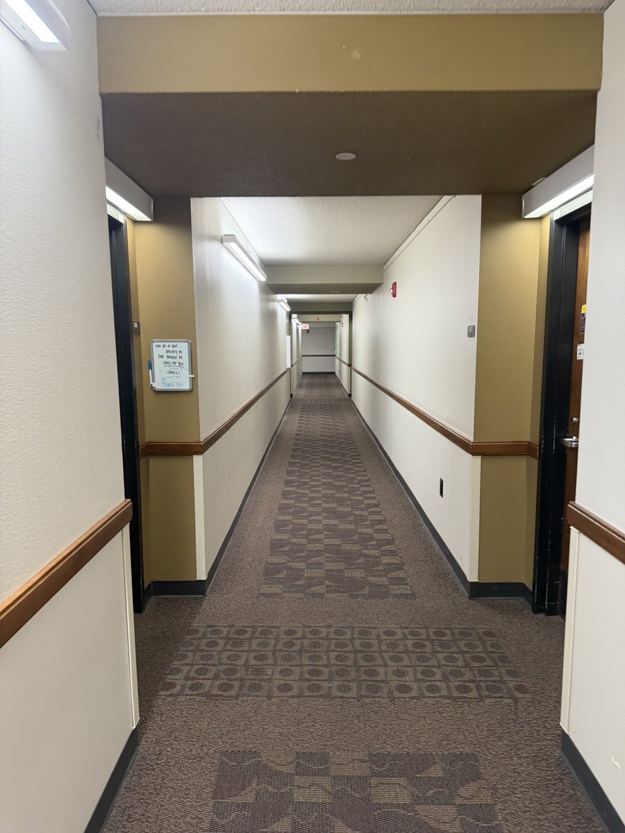 NBARAIDERBOY's tweet photo. In the dorms #fruzz https://t.co/2KqrP1m9O1