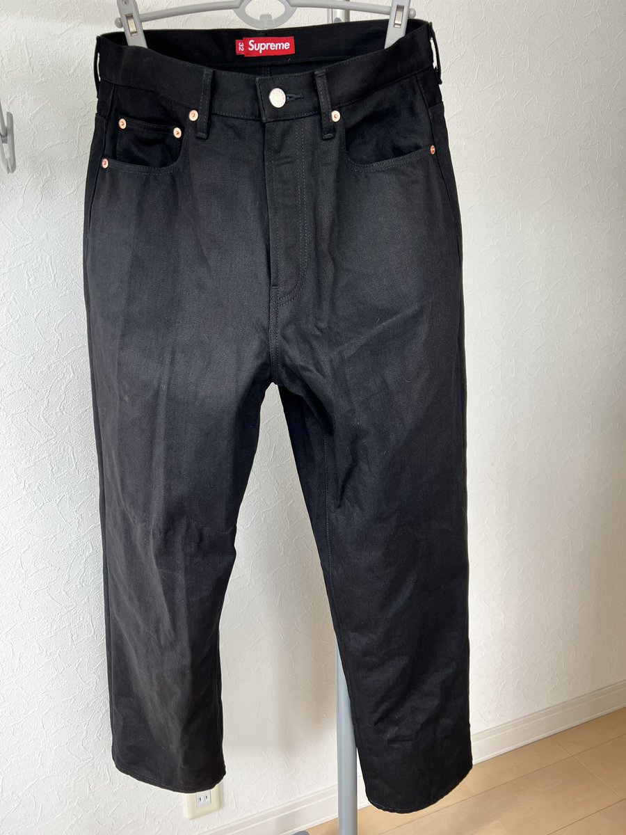 taku3ix's tweet image. ワンウォッシュ後

ウエスト86→86
股上40→40
股下78→77
もも周り70→70
裾幅48→48

サイズは股下が1センチ縮んだだけでした。
色落ちほぼ分からず。
結構シワになりその部分が少し白くなる。
＃supreme
＃リジット洗い