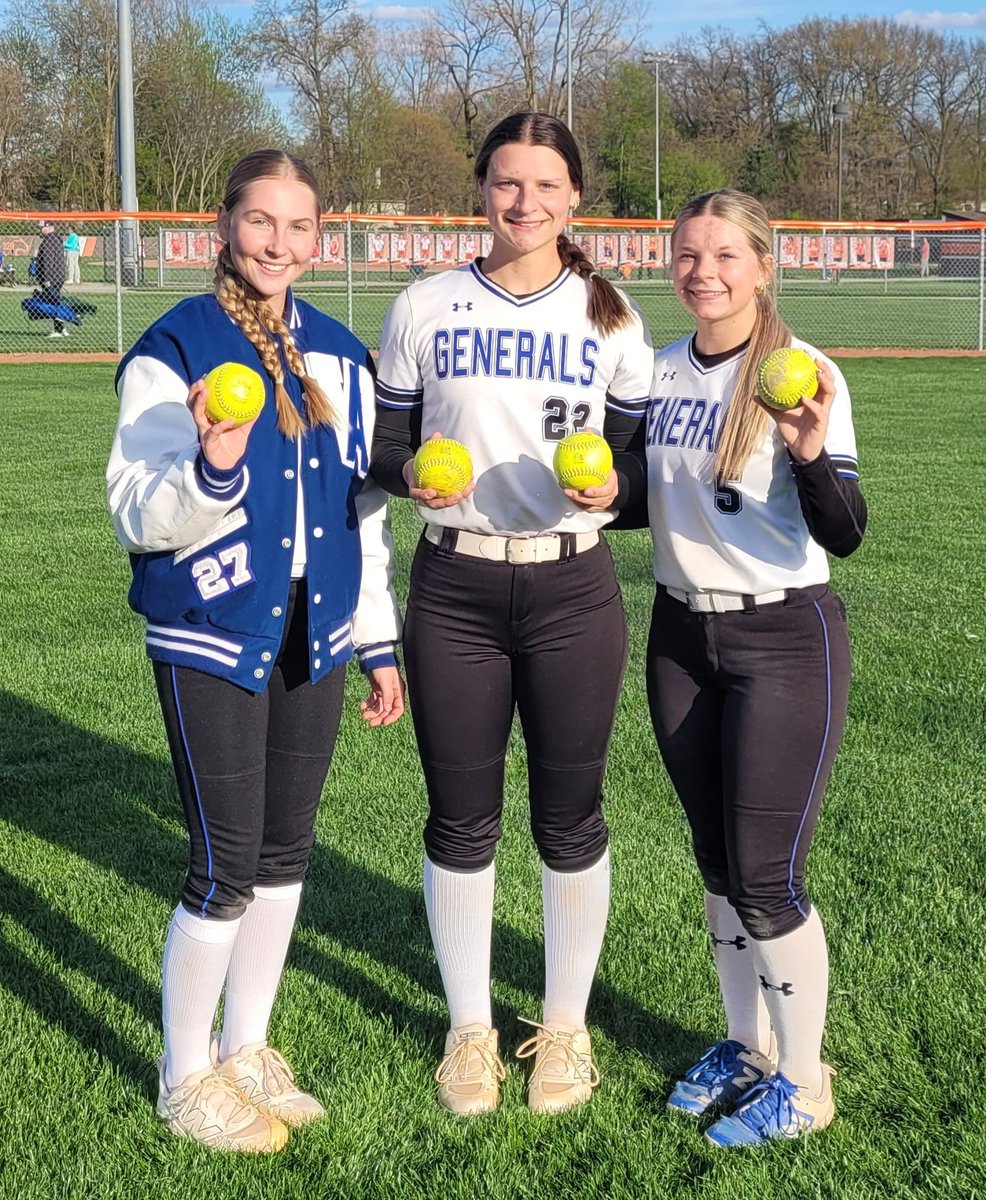 AWHS Softball tweet media