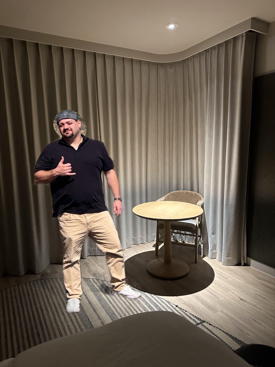 Ellie 🇬🇧 🇺🇸 tweet media