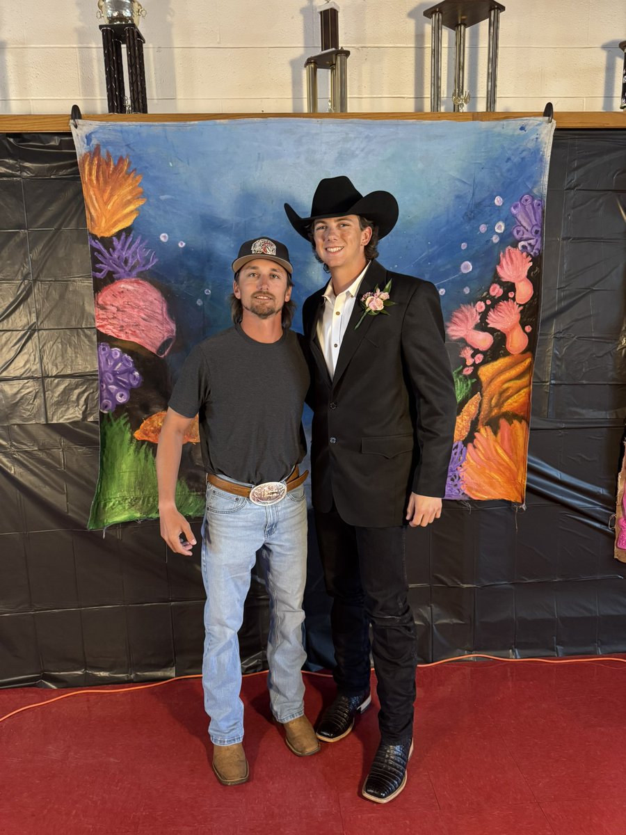 CoachHannah1's tweet image. Swung by prom on Saturday to see my people! Even got a pic with a couple guys just being dudes…love who I’m surrounded by. Wouldn’t change a thing! #Redskins #family