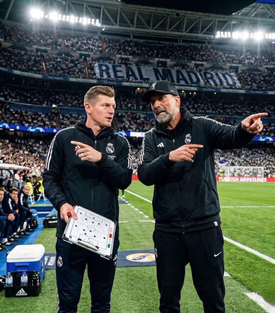 <a href="/theMadridZone/">Madrid Zone</a> <a href="/JLSanchez78/">José Luis Sánchez 🇪🇸</a> Head manager: Klopp (elite winning champion)
Assistant manager: Kroos (assist him in the dressing room + help klopp understand La liga more)

Both are germans so great chemistry &amp; Both are available and loved by fans and players.