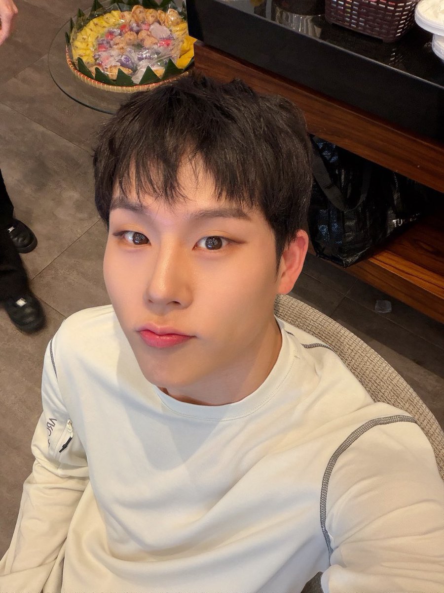 MONSTAXBASE's tweet photo. Jooheon on Bubble #주헌 #JOOHONEY (1/2) https://t.co/X61Wh2DUa9