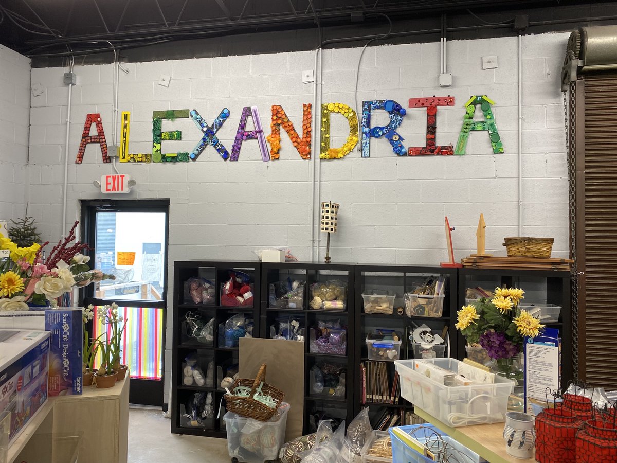 UpCycleCRC's tweet photo. Join the Del Ray Vintage Flea's Campaign to Support UpCycle! - https://t.co/n2n32C4seO https://t.co/3cZBWXEM0k