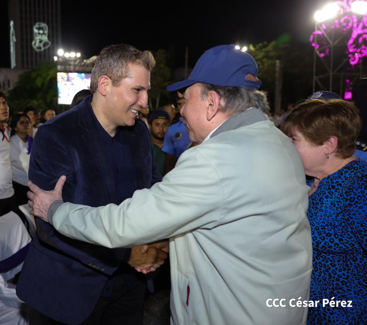 Canal4Ni's tweet photo. Copresidentes de Nicaragua presiden acto central que ratifica a Nicaragua como pueblo de paz y unidad 🇳🇮🕊️✨
#noticias #nicaragua

 https://t.co/VB7r78qMC5 https://t.co/7Xoilu2fLi