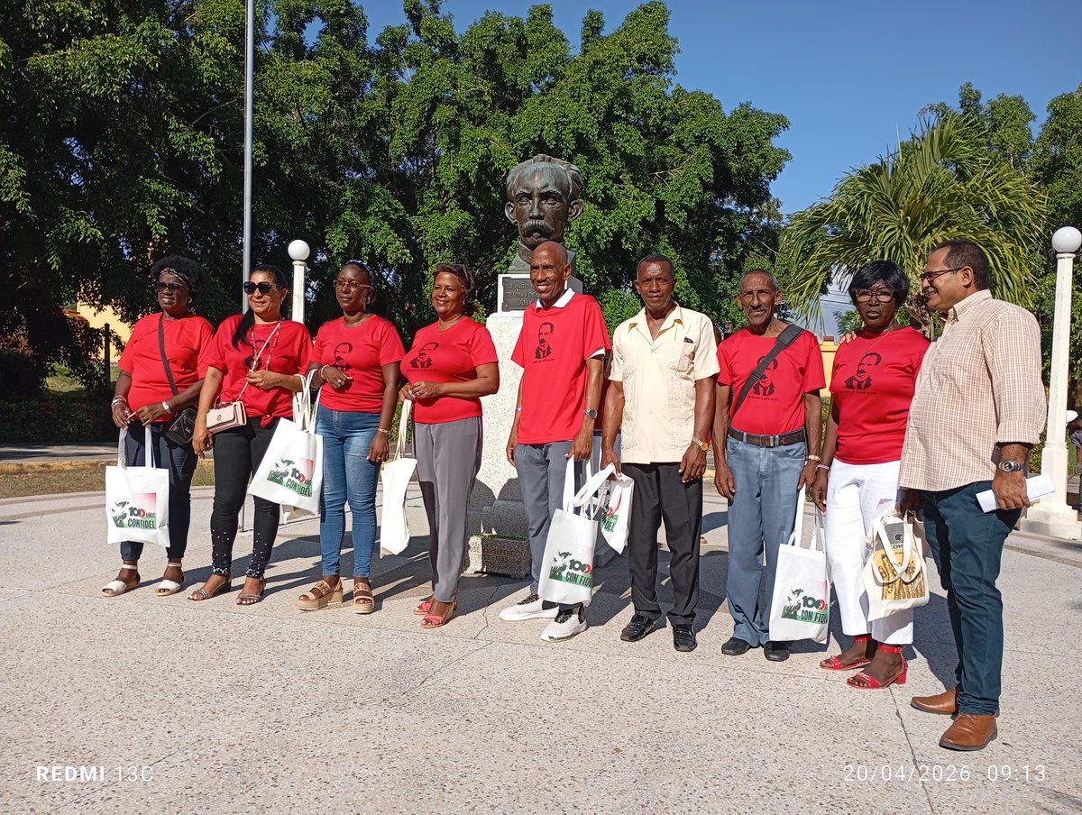 dpestgo's tweet photo. #raulsamon La #dgestgo en #SantiagodeCuba estimuló a sus trabajadores, militantes del PCC por los años de consagrada labor dedicados a la defensa de la Revolución y a las Secciones Sindicales más destacadas en el cumplimiento de su labor.#CubaMined https://t.co/JBbLoJOV5c