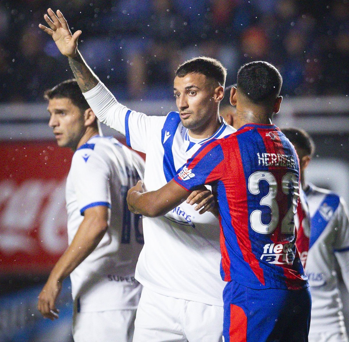 Sábado Vélez tweet media