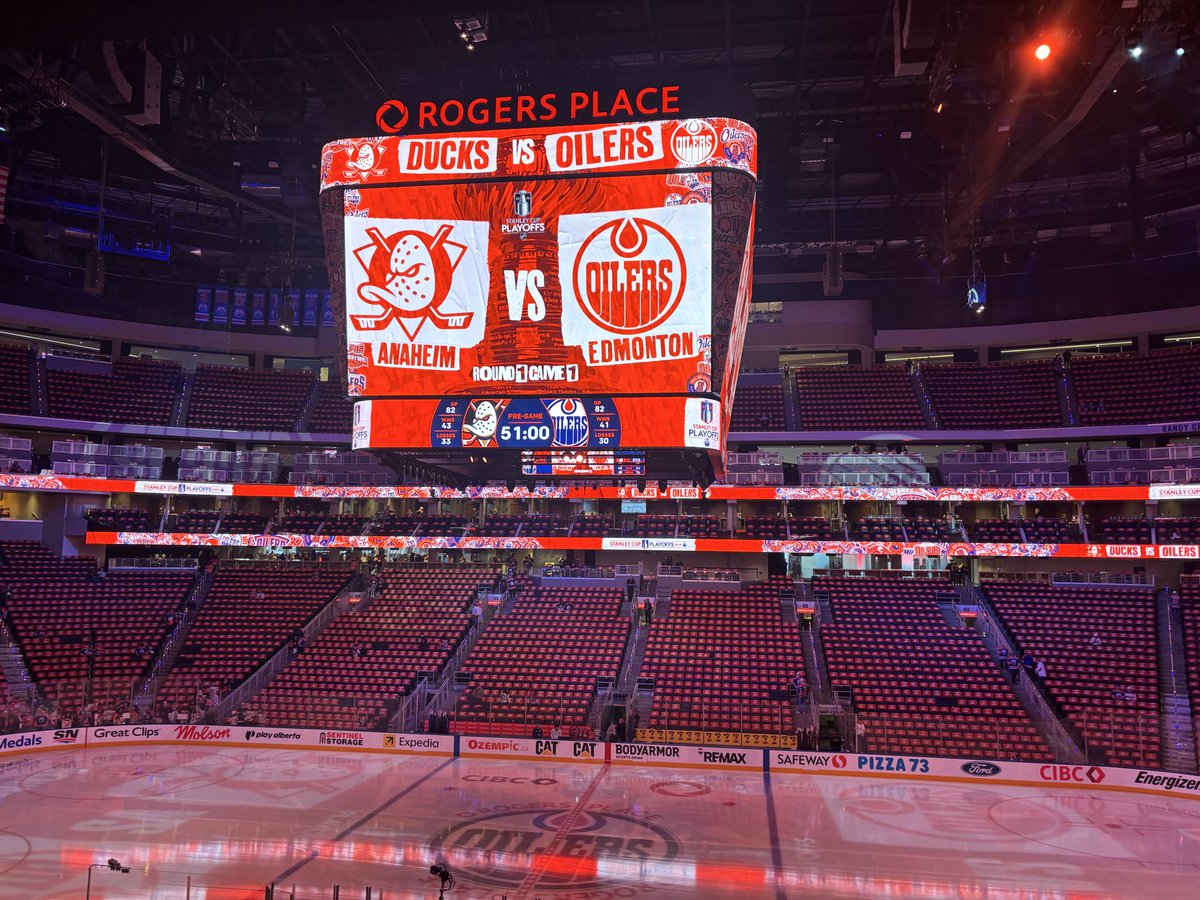 EdmontonJack's tweet image. Calm before the storm. 8:22 MT puck drop on @Sportsnet w/@LouDeBrusk &amp;amp; @ScottOake. 

Ducks (13-2) &amp;amp; Oilers (24-4) own two highest win pct in NHL history with a Game 1 victory. So, yeah, the opener should mean something.