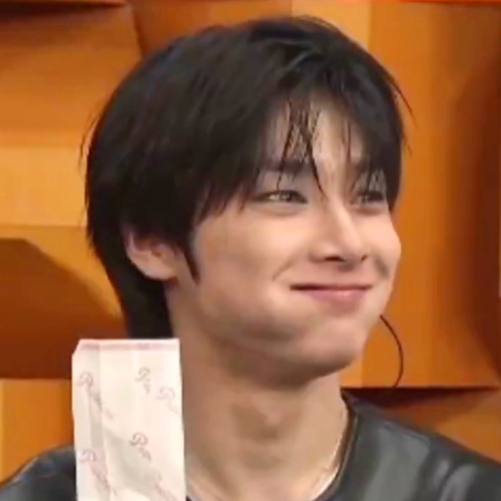 Ayen On Top 👣 tweet media