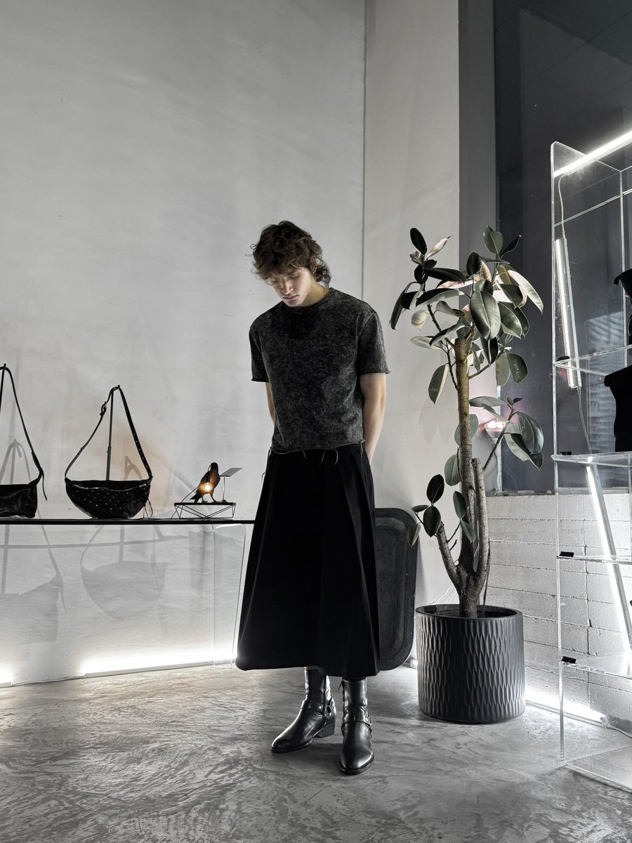 Spotted in DEPRESSION from DARK WAVE.

📍 Orchardgateway 04-14 Singapore 

d-a-r-k-w-a-v-e.com/collections/de… 

#DEPRESSIONlabel #DepressionTribe #DarkWaveConceptStore